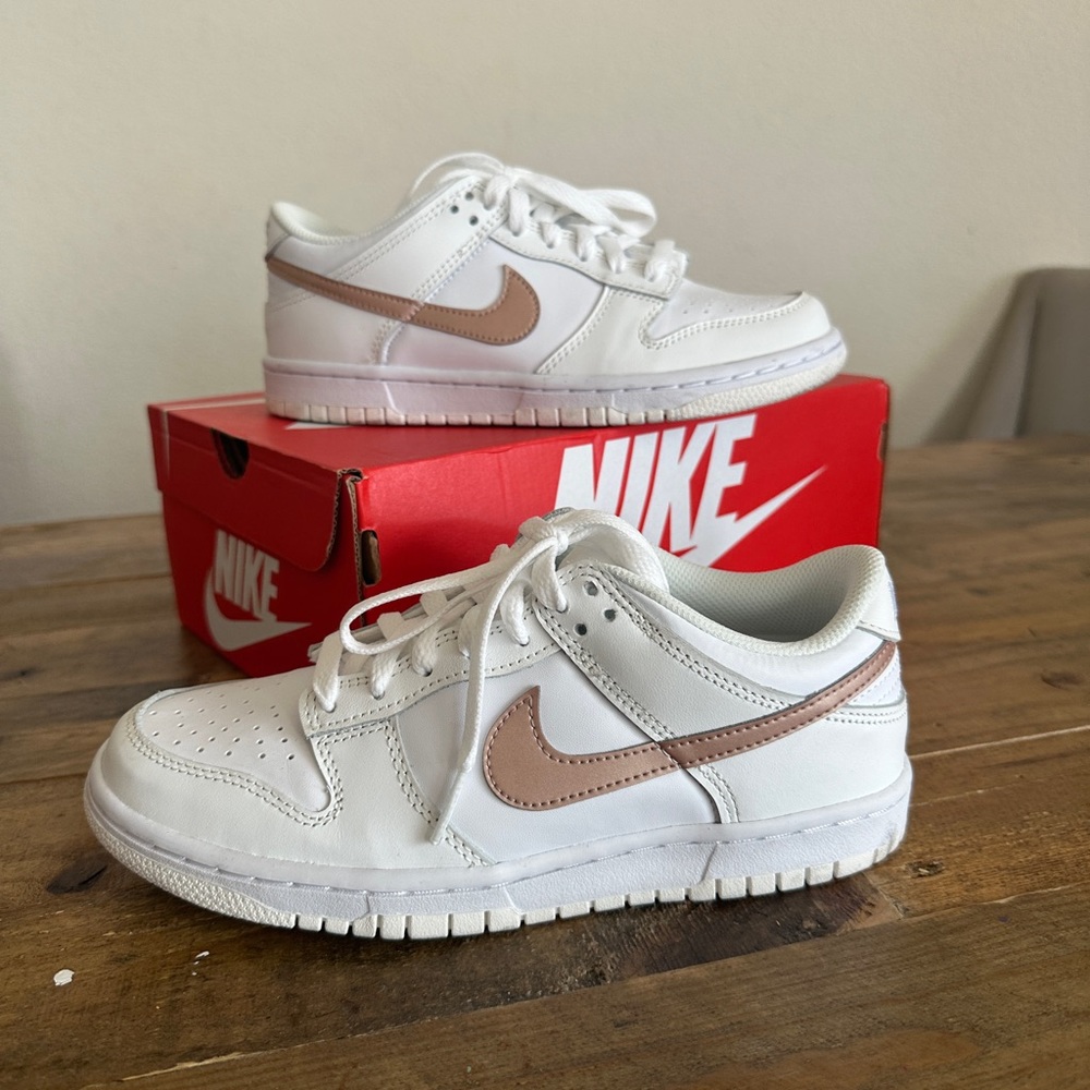 NIKE DUNK LOW (GS) 5.5Y